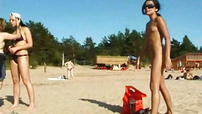 Две девојки со неверојатни тела изведоа навистина жешко лезбејско видео