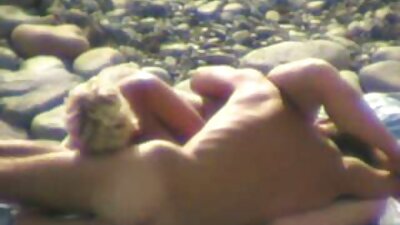 На газот и седи жешко руско пиле додека ја ебат