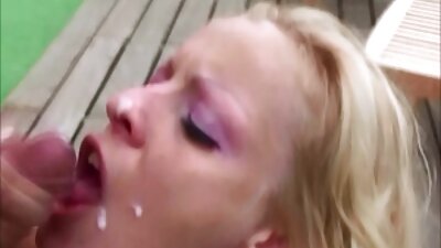 Темнокоса девојка јава на голем пекер во POV