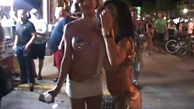 Срамежливата тинејџерка се снима во POV на првиот кастинг на порно