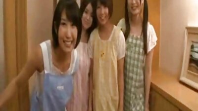 Наведната над масата за појадок и заебана во нејзината тинејџерска пичка